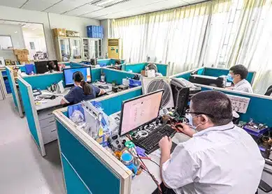 فريق البحث والتطوير للرؤية الليلية